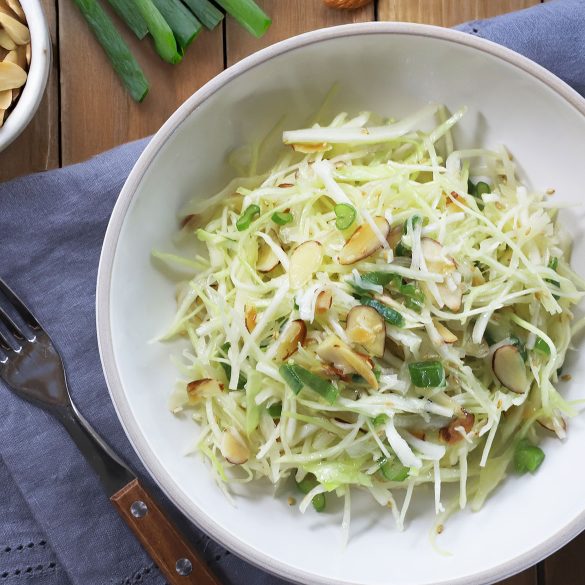 홀푸드 캐비지 크런치 샐러드 | Whole Foods’ Cabbage Crunch Salad